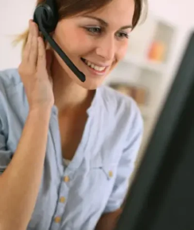 customer-support-staff-qkkre7l4370ioiop460p6n95nauu0qhwgxmt9rzy88.webp